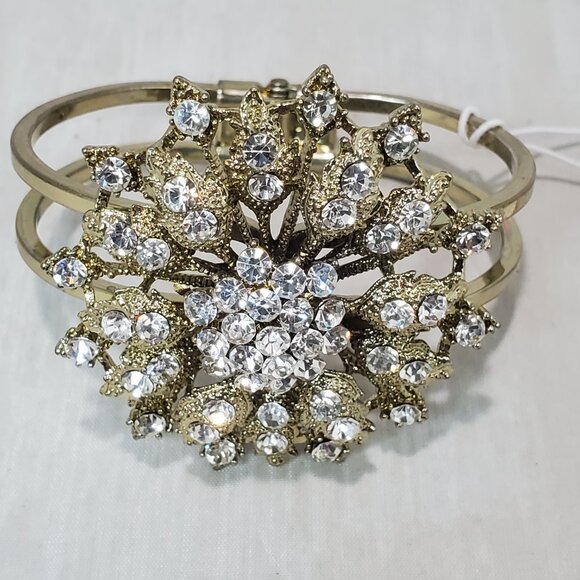 Bijou Vintage Art Deco Style Gold Tone Metal Filigree Rhinestone Floral Bracelet - Picture 7 of 9